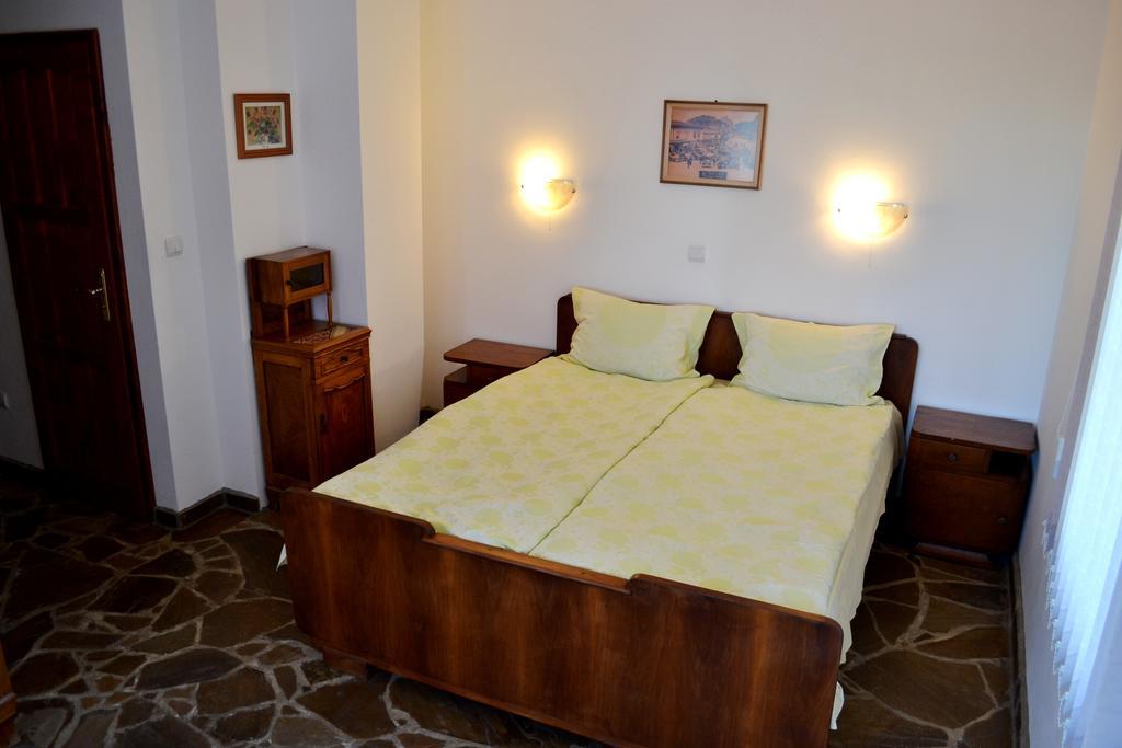 Guest House Diabora Arbanasi Quarto foto